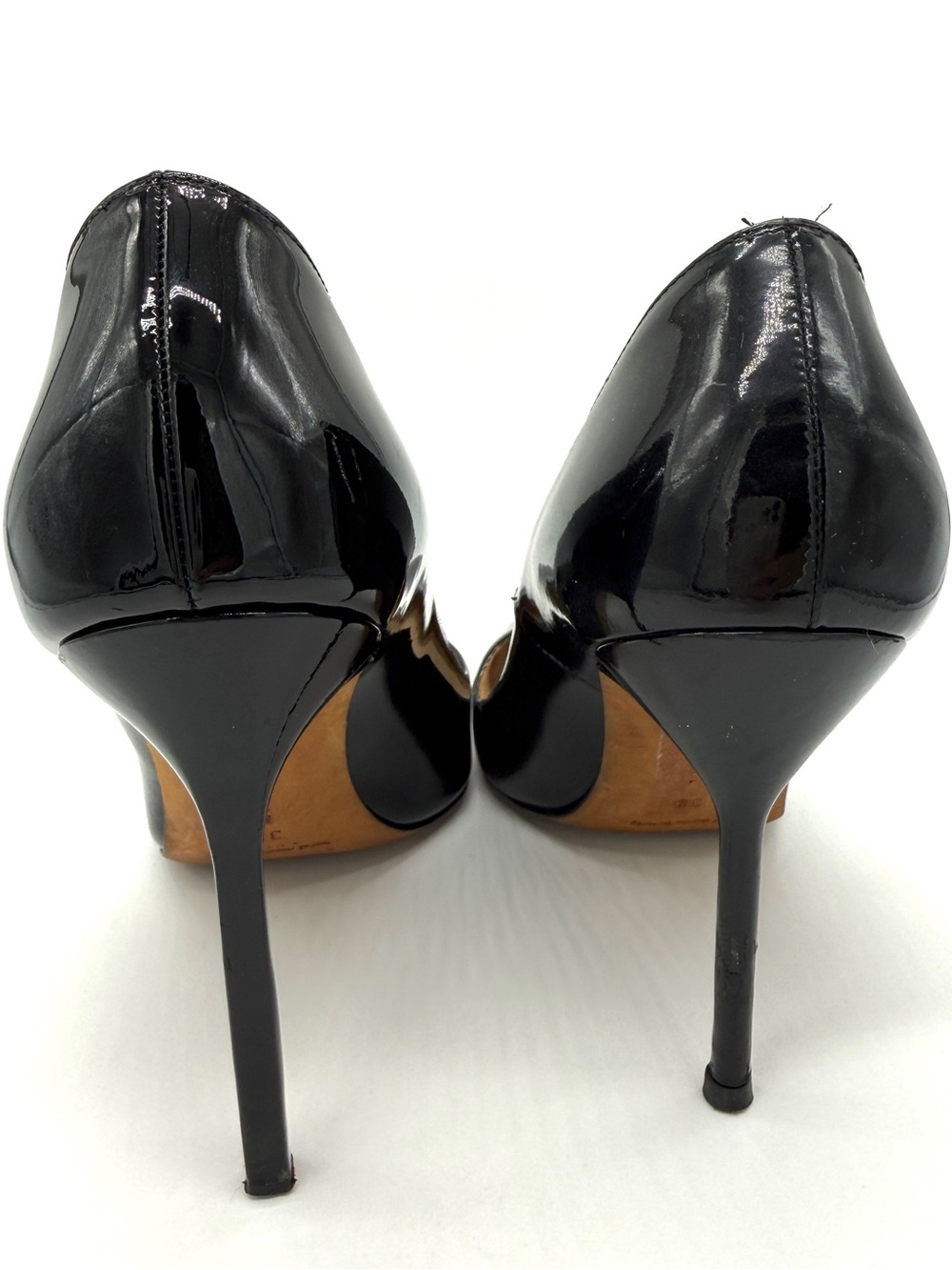 Manolo Blahnik Black Patent Leather Pointed-Toe Pumps – Size 38 - Picture 3 of 9
